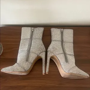 Steve Madden Rhinestone Pointed Toe Booties Silver Size 6M thumbnail 4