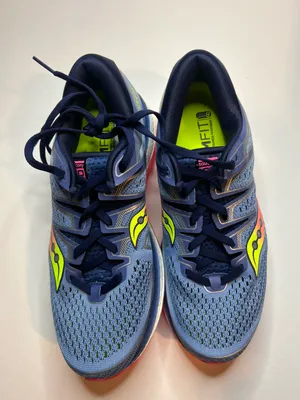 Triumph Iso Sneakers Size 9.5 thumbnail 2