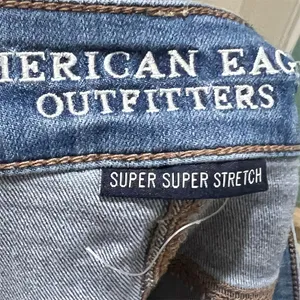 American Eagle Women's Midi Jean Shorts Blue Distressed Size 16 thumbnail 9