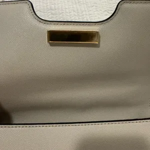 Marc Jacobs Ivory Crossbody Bag with Gold Accent thumbnail 9