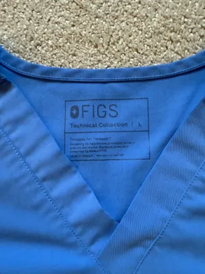 FIGS Scrub Top thumbnail 2