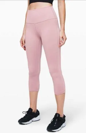 Lululemon Lululemon Wunder Under Crop (High-Rise) *Full-On Luxtreme 21" size 6 thumbnail 1