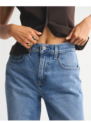 Abercrombie & Fitch The 90s Relaxed Jean High Rise Size 26R in Distressed Medium thumbnail 3