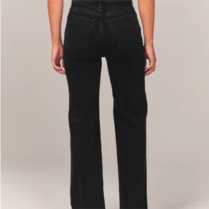 Abercrombie & Fitch black The 90’s Relaxed Jean” High-Rise Jeans Size 37 Size 24 thumbnail 2