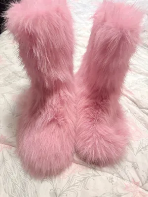 Fuzzy boots Pink Size 8 thumbnail 1