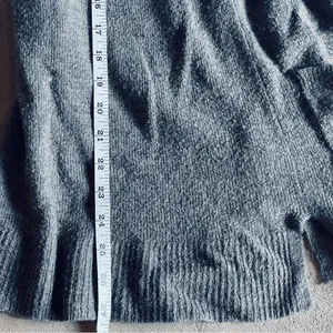 Old Navy sweater with pockets thumbnail 5