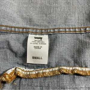 Levi's Original Trucker Jacket 
Medium Wash size Small thumbnail 14