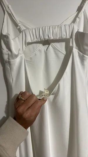 White dress Size XS thumbnail 2
