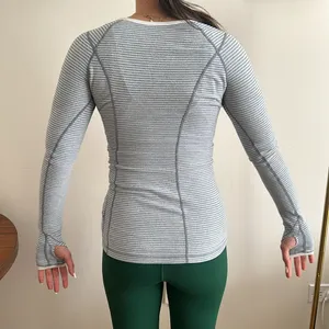lululemon Rulu Reversible Long Sleeve Tee Top | Size 4 | EUC thumbnail 2