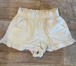 Vanilla Star Cream Linen Shorts With Ruffled Hem thumbnail 1