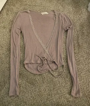 Urban Outfitters Long Sleeve thumbnail 1