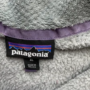 Patagonia Re-Tool Snap-T Fleece Pullover Grey Purple Trim Womens XL thumbnail 4