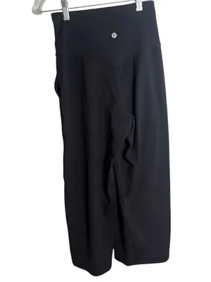 lululemon Align Super-High-Rise Wide-Leg Crops in black. 2 thumbnail 3