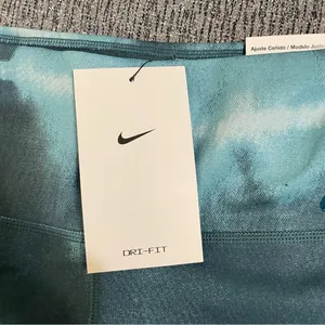 Nike Women’s Dri-Fit One Luxe Training Shorts thumbnail 11
