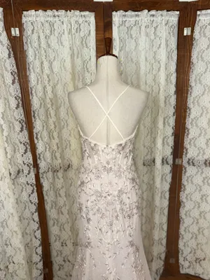 Stunning Melissa Sweet Petal Cashmere Embroidered Wedding Gown thumbnail 11