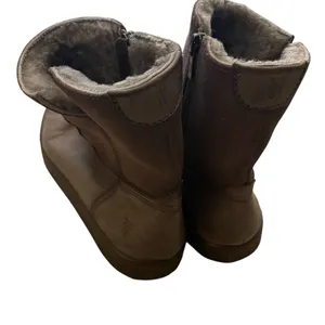 Frye Women's Gemma Short Shearling Winter Boots thumbnail 7