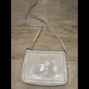 Lauren Ralph Lauren Cream White‎ cross body bag 9x6.5x1.65” thumbnail 3