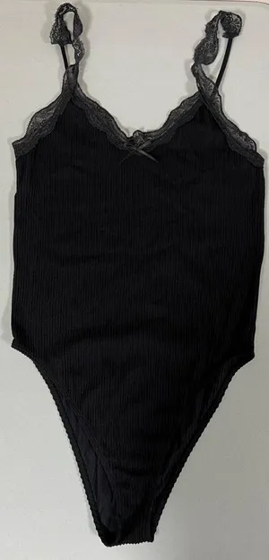 Black Solid Lace-Trim Seamless Cami Tank Top Sleeveless Bodysuit Onesie Shirt Size M 🖤 thumbnail 1