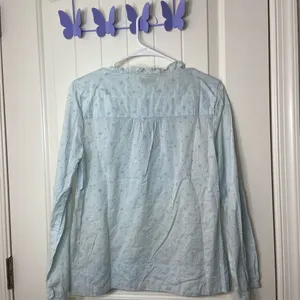 EUC J.Crew women’s pale light‎ blue embroidered ruffle long sleeve blouse small thumbnail 6