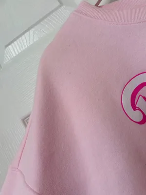 Barbie Pink Graphic Sweatshirt L Cozy Girly Coquette Casual Y2K Lounge Pullover thumbnail 5