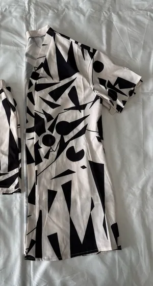 Black And White Two-Piece Geometric Print Lounge Set thumbnail 1