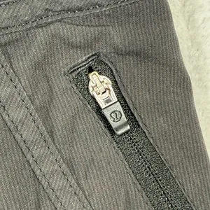 Lululemon Tracker Short V Black Athletic Running Shorts Size 6 Smocked‎ Waist thumbnail 2