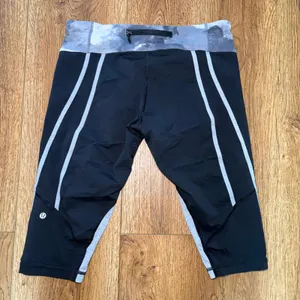 Lululemon Run Inspire Crop Leggings Black Gray Cloud Waist Reflective Size 12 thumbnail 1