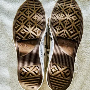 Converse platform shoes. Love fearlessly on the side & small heart on the back. thumbnail 5