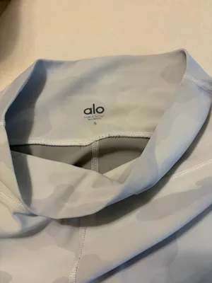 Alo Yoga Leggings thumbnail 3