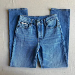 Y2K Calvin Klein Women’s Original Straight Medium Wash Denim Blue Jeans thumbnail 1
