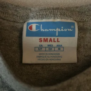 Champion Gray Cropped Rolled Hem T-shirt S Casual Athleisure Activewear Cozy thumbnail 7