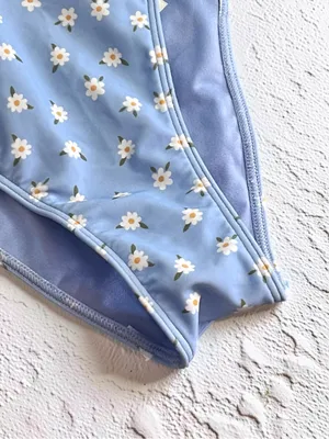 Hollister Blue Daisy Floral Print Bikini Bottom Size Medium Smocked Sides thumbnail 8
