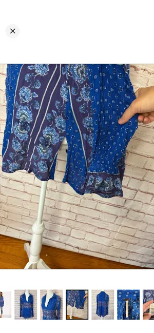 Free People Changing Times Tunic in Blue/Purple Paisley EUC Small. Oversize fit. No stretch. 100% rayon. Elastic and ruffle cuff. Deep v front. Split at hips. 19” bust 26-28” long thumbnail 6