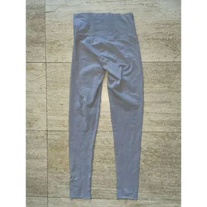 Aritzia TNA Grey‎ Leggings Size XS Style CSJ3-60119-19 thumbnail 4