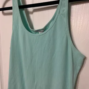 James Perse Standard ribbed Tank‎ in size 4 or XL thumbnail 3