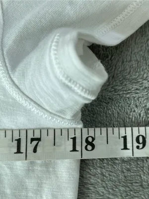 Lululemon love tee White round V-Neck T-shirt Classic Lightweight streetwear 8 thumbnail 6