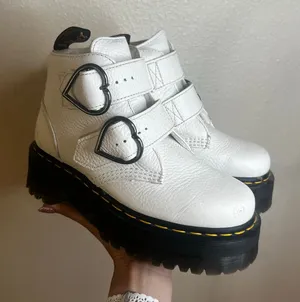 Dr. Martens Pebbled White Leather Devon Heart Platform Combat Boots 6US / 37EU thumbnail 1