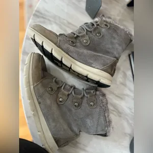 Sorel Joan Explorer Grey/Taupe Lace Up Fur Lined Boot thumbnail 3