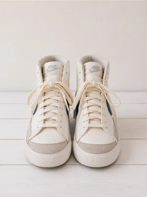 Nike Blazer Mid ‘77 Vintage Sail Game Royal White Leather Retro Classic Sneakers thumbnail 2
