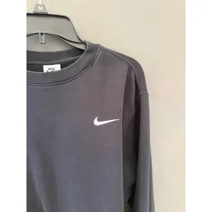 Nike Sportswear Crewneck Sweatshirt Black Embroidered Swoosh Fleece Pullover‎ M thumbnail 3