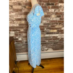Sienna Sky Light Blue Floral Faux Wrap Midi Dress XS Flutter Sleeve Keyhole Back thumbnail 3