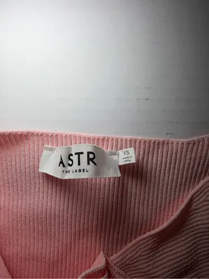 Astr Pink Cropped Twist-Front Ribbed Long Bolero Top thumbnail 2
