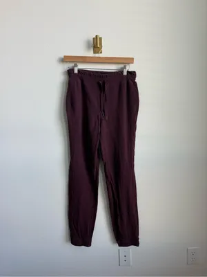 Lululemon Women's Jogger Sweatpants Plum Purple Drawstring Lounge Pants 6 thumbnail 2