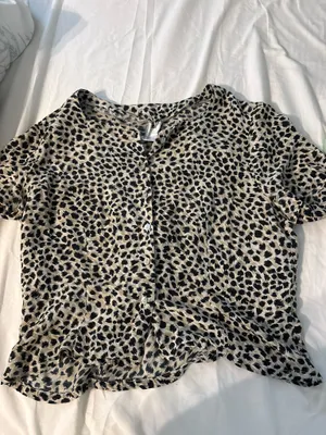 Women’s K. Arnold 100% Silk Leopard Print Top Multiple Size M thumbnail 3