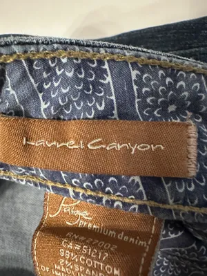 Paige Laurel Canyon Bootcut Women’s Blue Embroidered Jeans - Size 32 thumbnail 9
