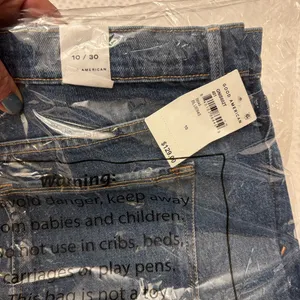 NEW! Good American Good 90’s Cut Off Denim Blue Jean Shorts Size 10 GNIS602T thumbnail 8