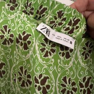 Zara Green and Brown Floral Skirt thumbnail 2