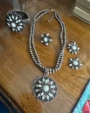 Brown & White Stone Floral BoHo Statement Necklace, Bracelet, Ring & Earring Set thumbnail 1