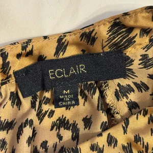 Eclair Abstract Animal Print Peplum Blouse Size Medium Brown thumbnail 2