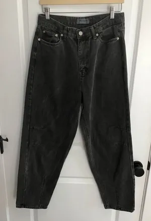 ONE PERCENT Mid Rise Barrel Jeans Black Size 30‎ thumbnail 1
